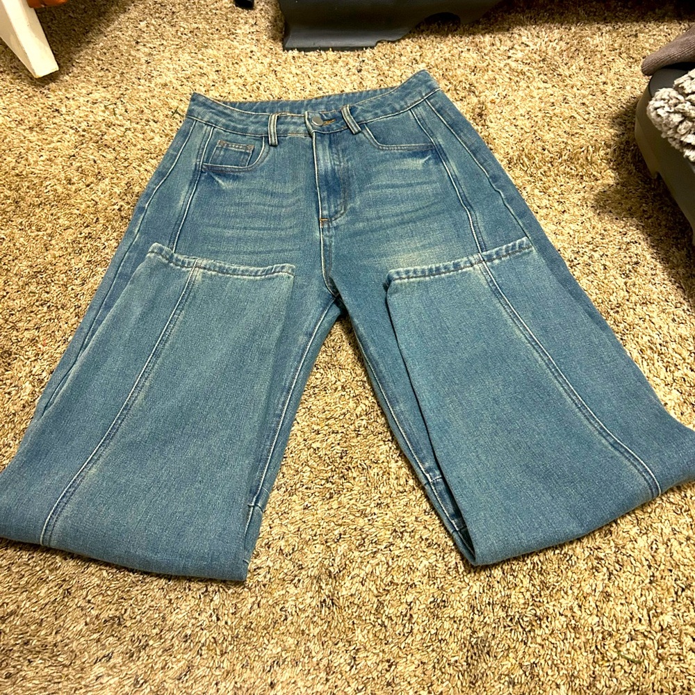 Barrel jeans.  Size small.